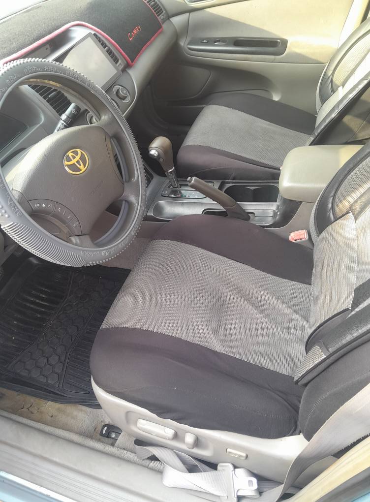 A picture of TOYOTA CAMRY 05