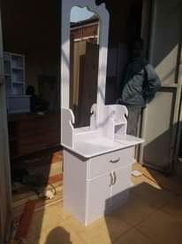 A picture of Dressing mirror 0774774314 0757797297