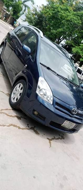 A picture of Toyota Corrola Verso 2006 Model for sale