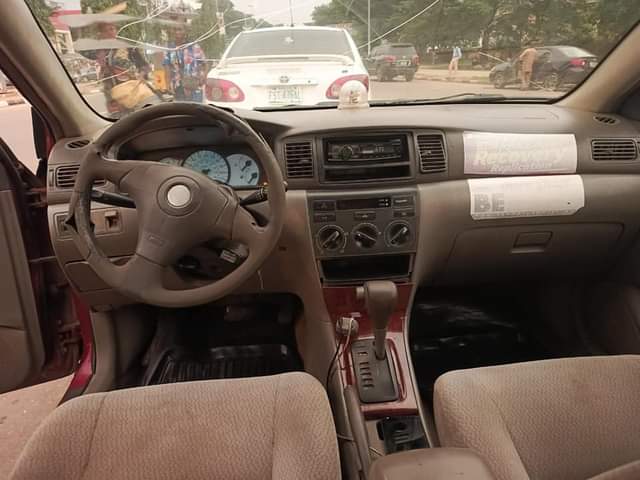 A picture of 2005 TOYOTA COROLLA
