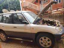 A picture of 1999 Toyota Rav4
