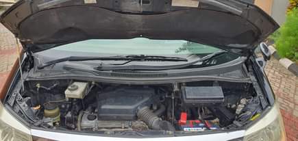 A picture of TOYOTA ALPHARD G 2004
