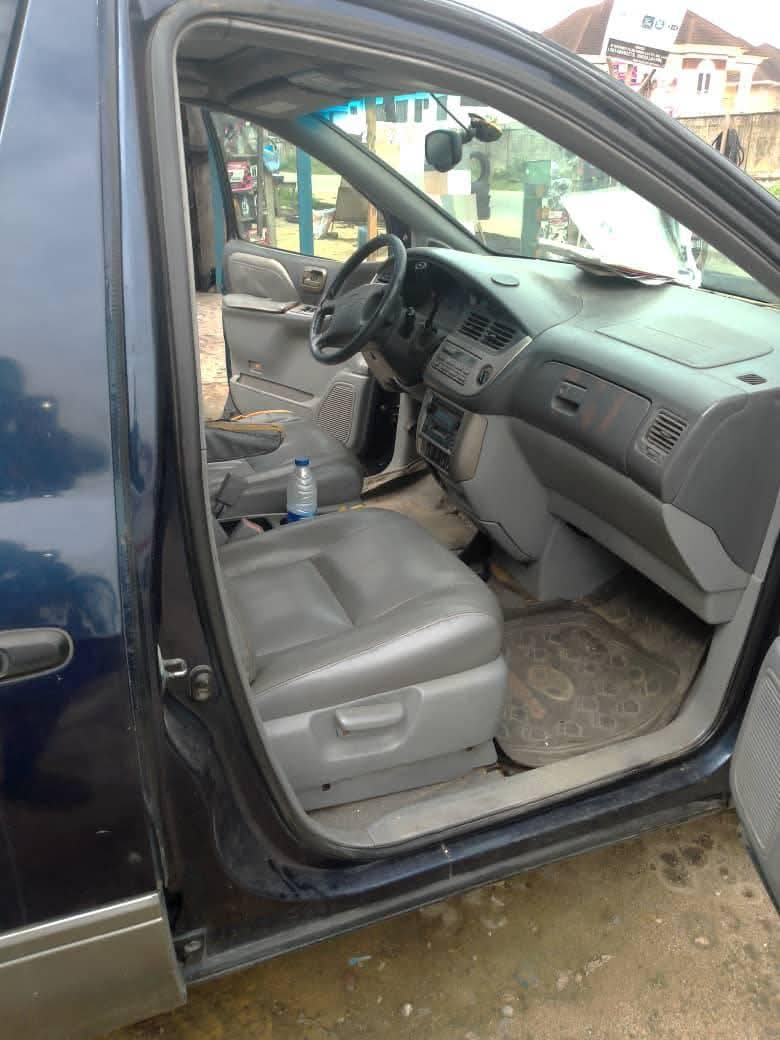 A picture of Toyota sienna
