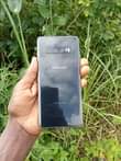 A picture of Samsung Galaxy S10 clean as new gb128 ram8 net4g