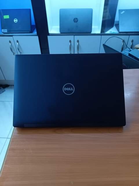 A picture of Dell Latitude 7270