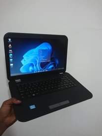 A picture of laptop dell core i7