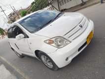 A picture of Toyota Ist DKV