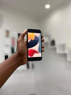 A picture of IPhone 8 Plain