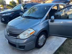 A picture of 2009 Nissan Versa SL Hatchback 4D