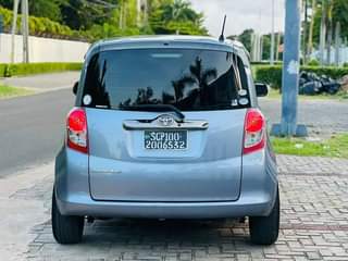 A picture of Toyota Ractis Model 2010 Engine 1290cc Mileage 56000 km Price