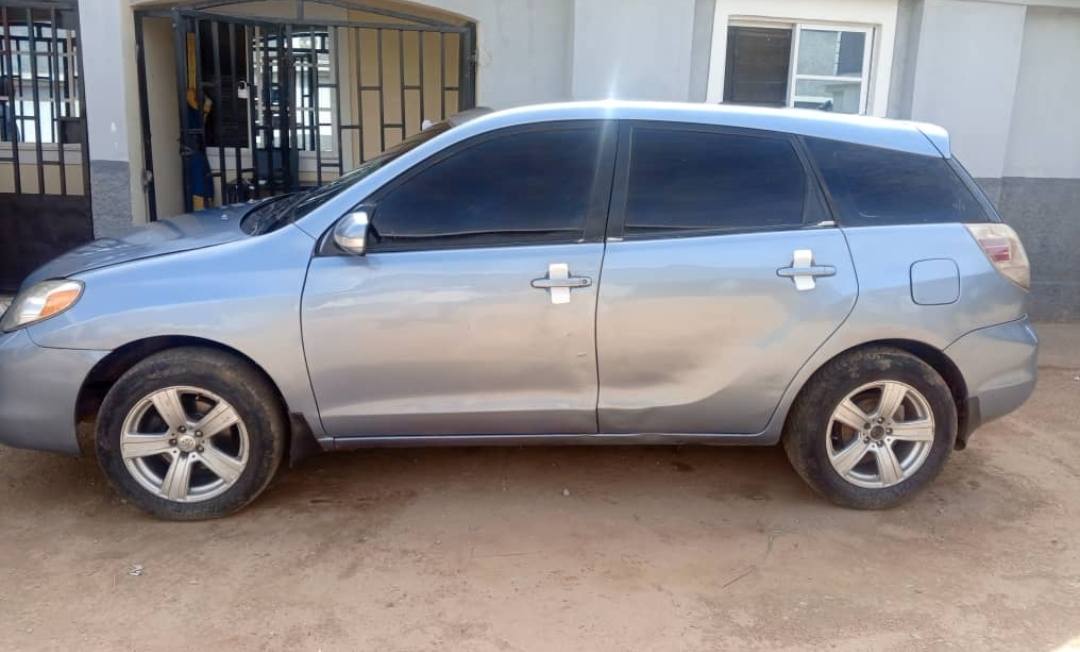 A picture of Toyota Matrix 2004