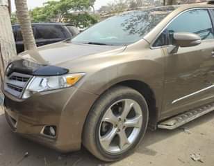 A picture of TOYOTA VENZA 2010 FEW MONTHS USED