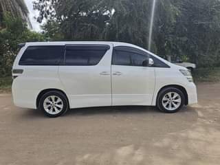 A picture of TOYOTA VELFIRE