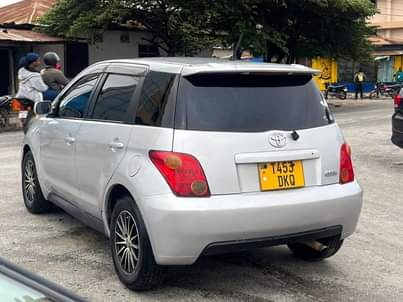 A picture of TOYOTA IST DKQ