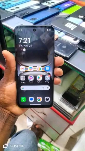 A picture of I m sell the phone I have another phones in