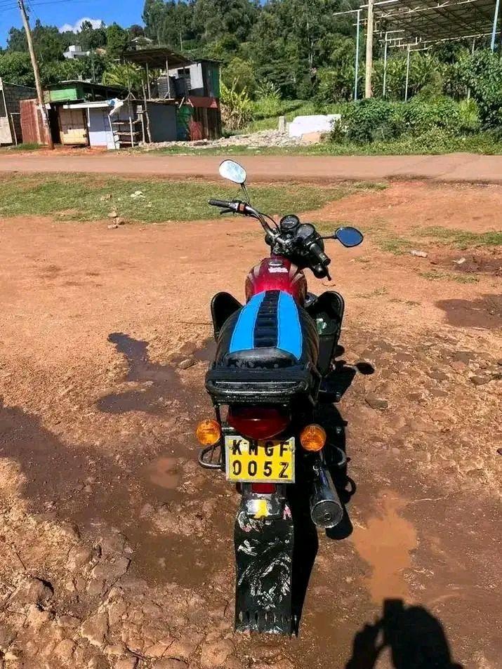 bajaj boxer