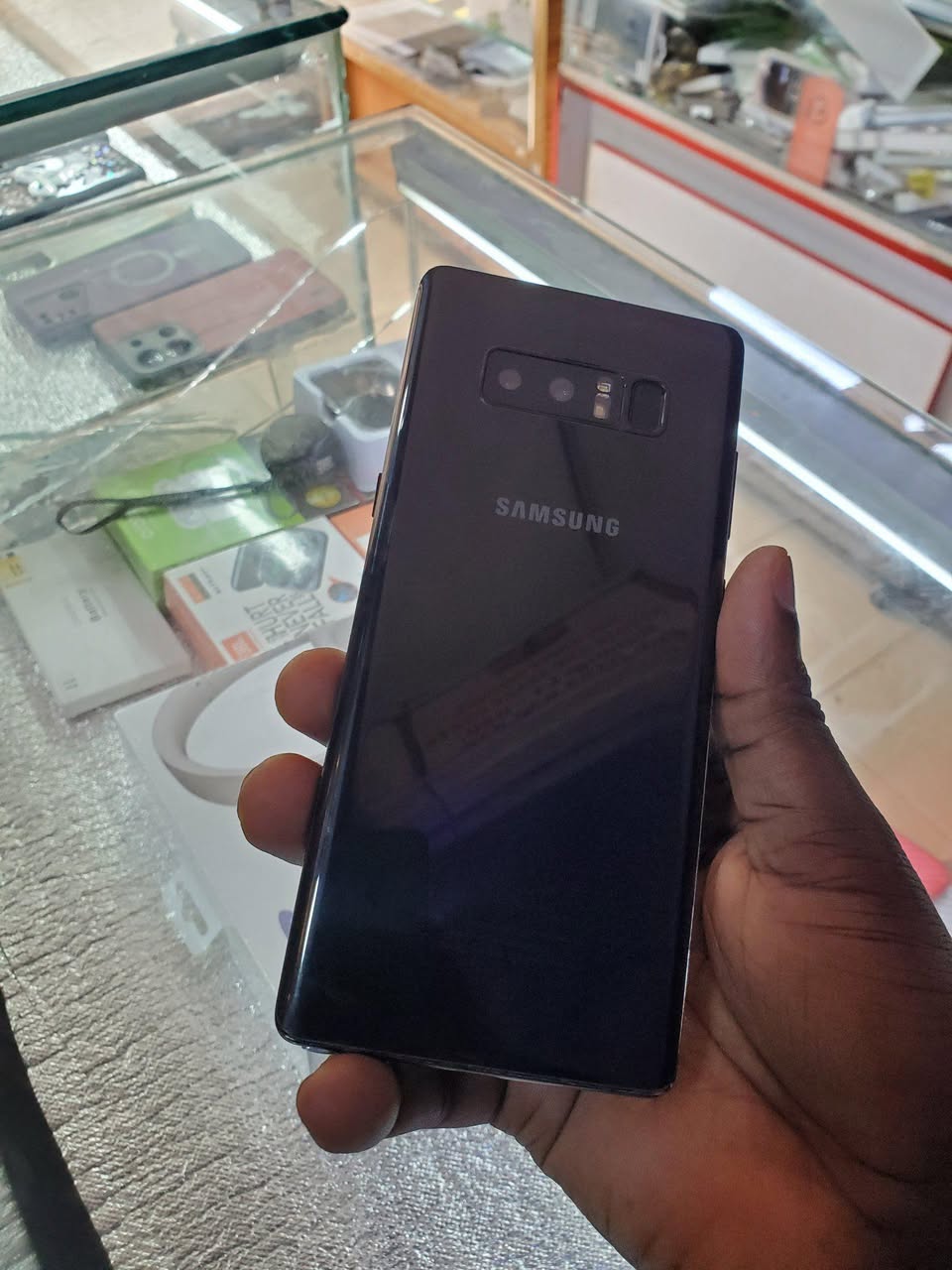 A picture of Samsung note 8
