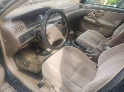 A picture of 2000 TOYOTA CAMRY LE