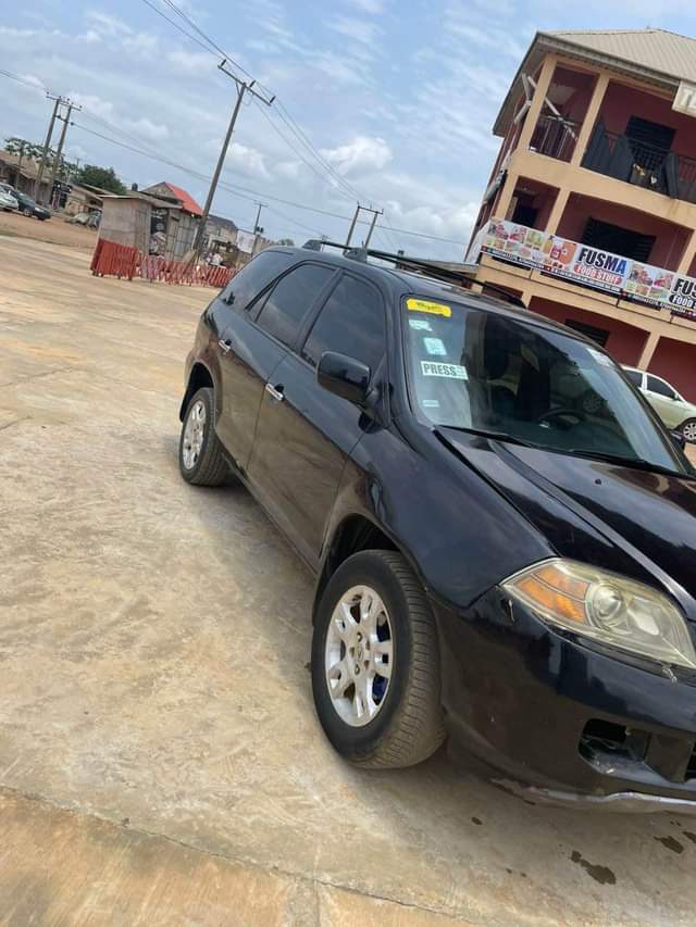 A picture of Acura MDX