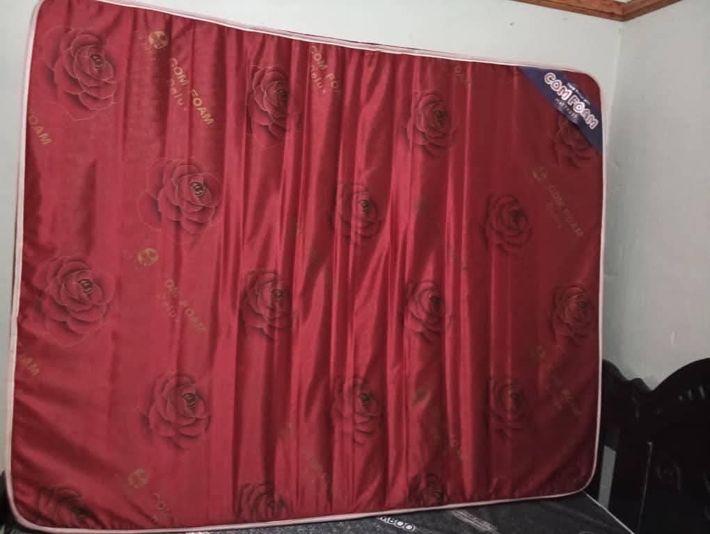 A picture of Matress on quick sale 5 6
