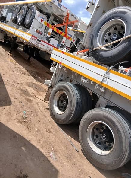 A picture of Cimc Flatbed trailer