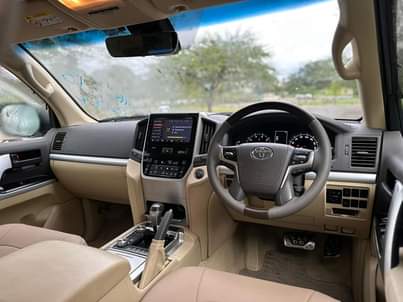 A picture of LAND CRUISER VX OG