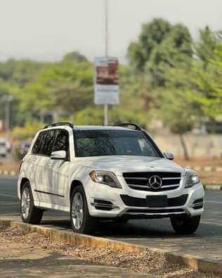 A picture of 2013 MERCEDES BENZ GLK350