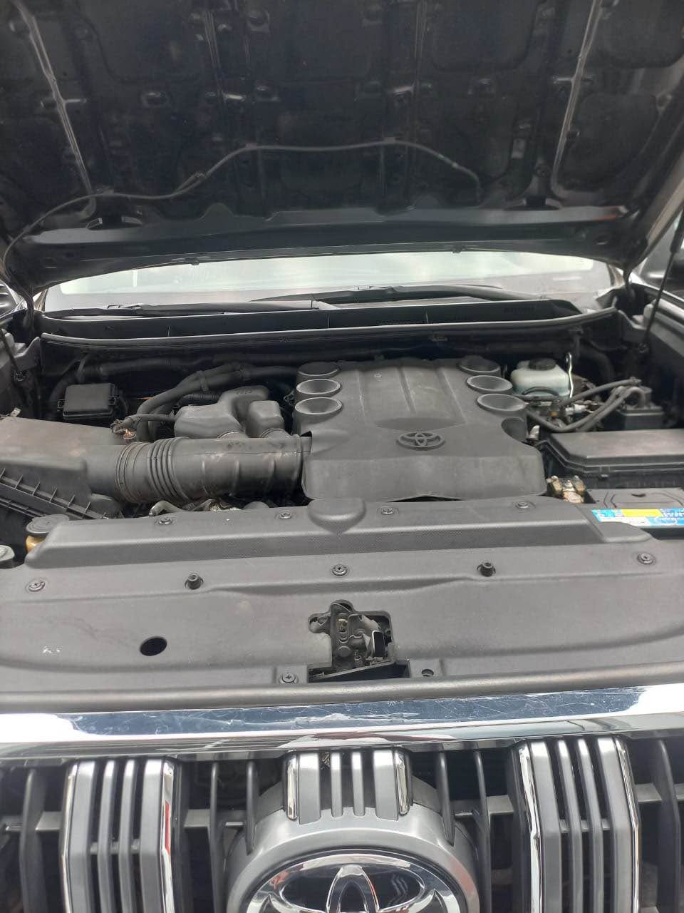 A picture of Toyota Land Cruiser Prado 2020 model
