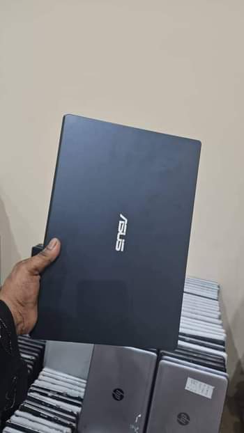 A picture of ASUS LAPTOP