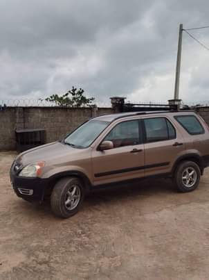 A picture of 2004 HONDA CRV JEEP 2004 Honda CRV SUV
