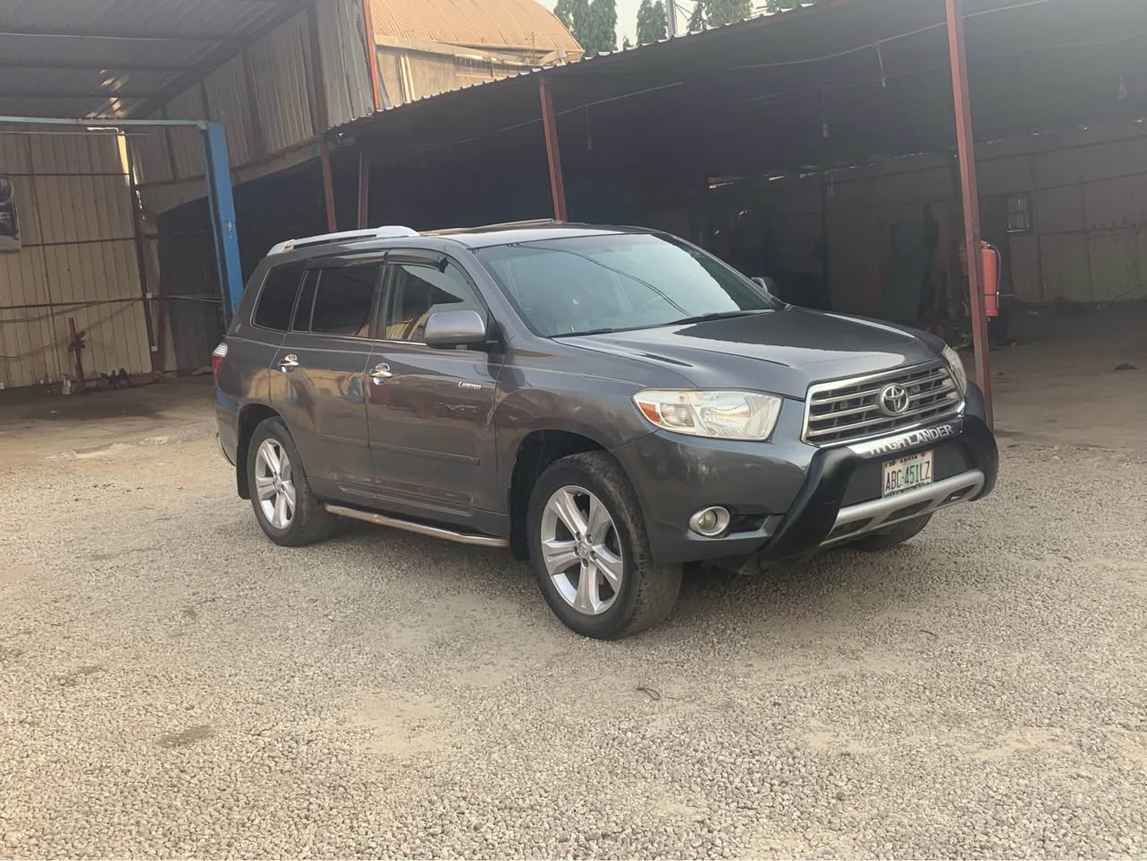 A picture of Full option of 2008 Toyota Highlander.