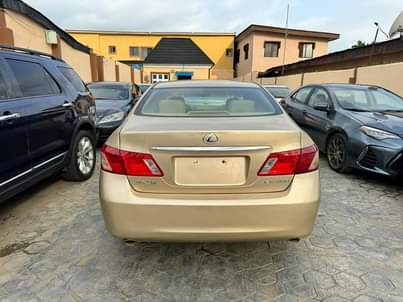 A picture of Es Lexus
