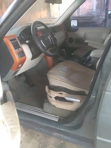 A picture of 2000 Range Rover 2000