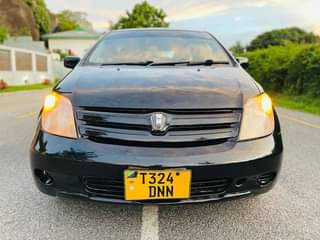 A picture of TOYOTA IST