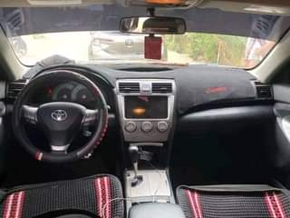 A picture of 2010 Toyota Toyota Camry 5 passanger
