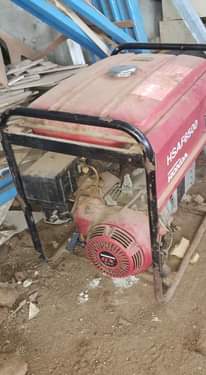 A picture of Generator linauzwa ilo bei chee njoo uchukue mzigo fasta