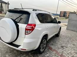 A picture of 3 Months Registered FIRST BODY TOYOTA RAV4 2010 Model Features