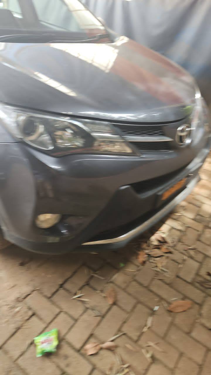 A picture of RAV4 2013 MODEL
