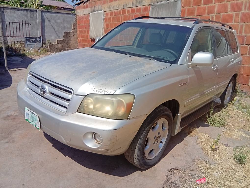 A picture of Toyota Highlander 2005
