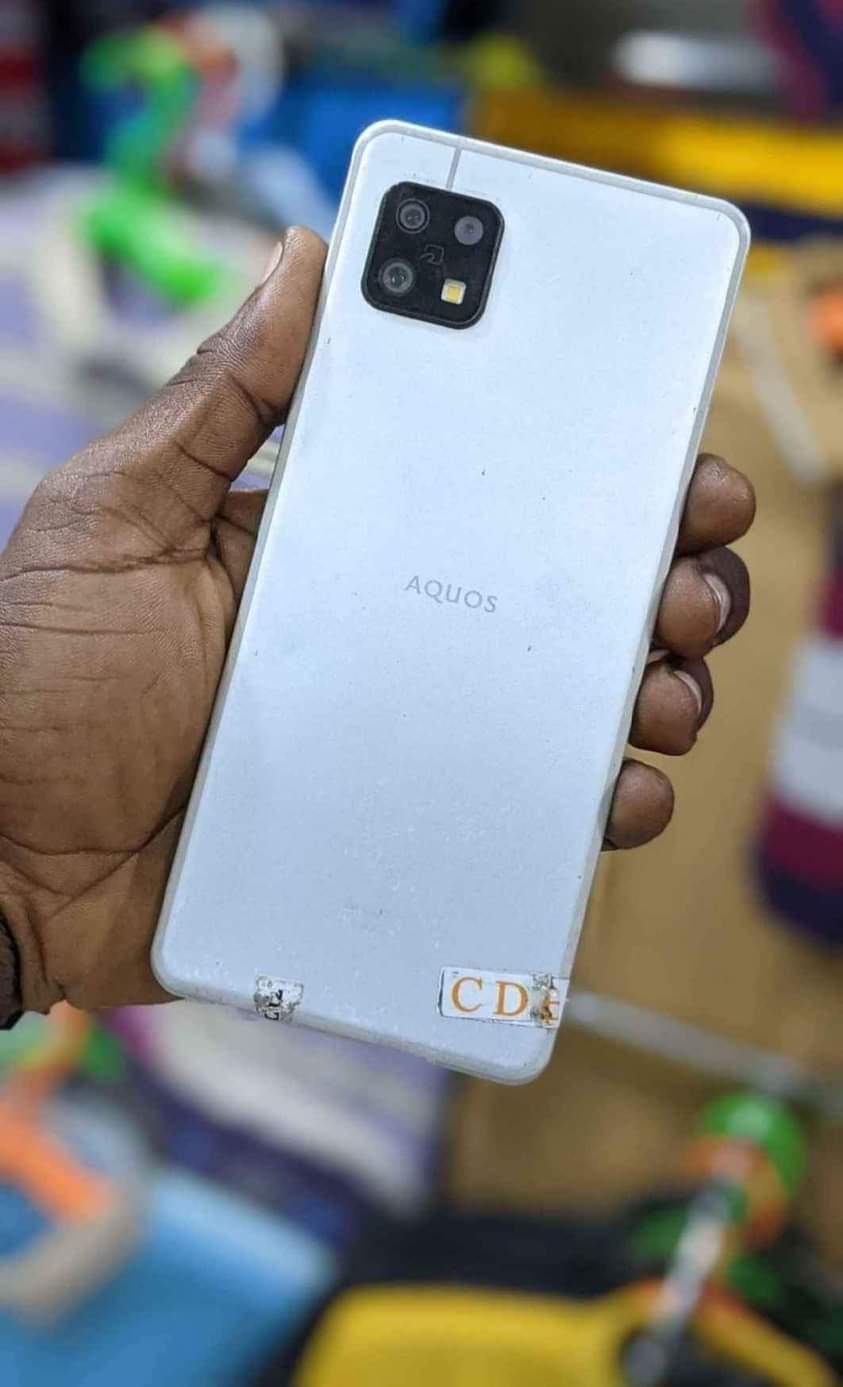 A picture of Aquos Sense 6