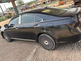 A picture of LEXUS ES350