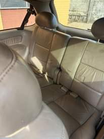 A picture of Toyota Sienna 03