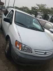 A picture of 2002 Toyota sienna tokumbo Price 4 8m Location Amuwo odofin