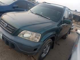 A picture of Honda crv 2000 model 4 sale Clean first body and