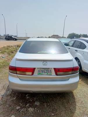 A picture of 2005 Honda Accord untempered engine and gear AC need gas