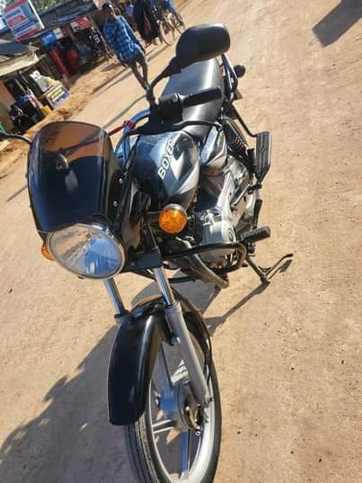 A picture of Boxer 125