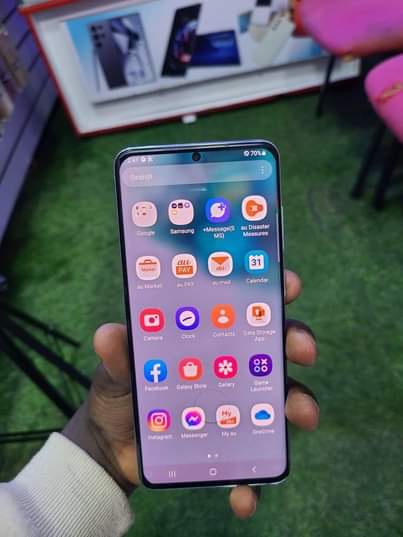 A picture of S20 Samsung