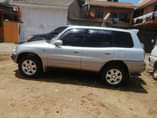 A picture of Rav4 4sale call me on 256751331103 or what app is