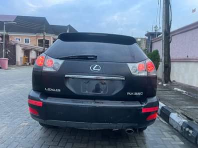 A picture of RX 330 Lexus 2006 Baked on first body With Full