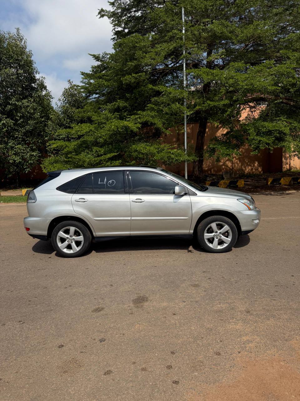 A picture of Lexus RX 330 2007